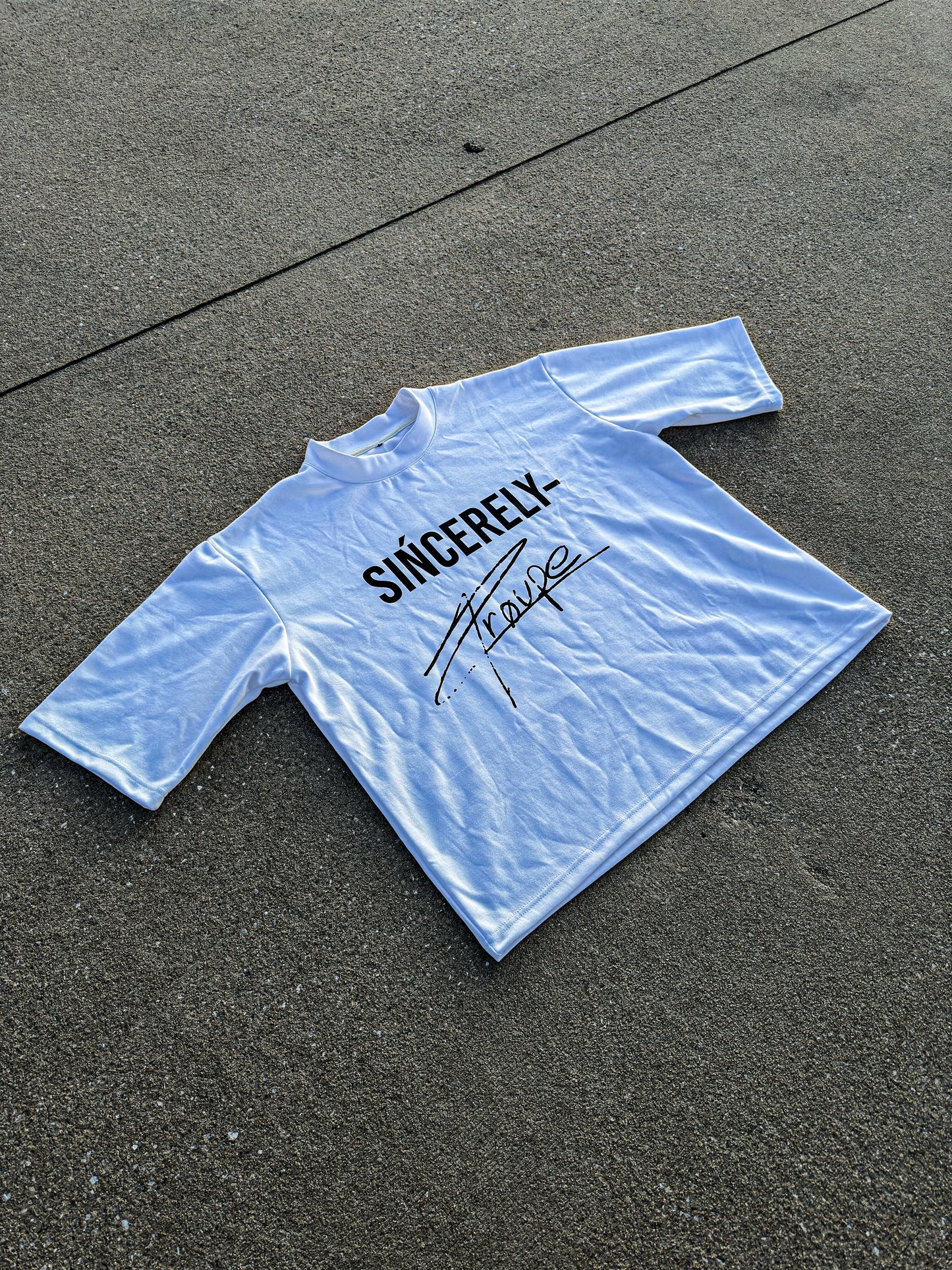 SIGNATURE TEE